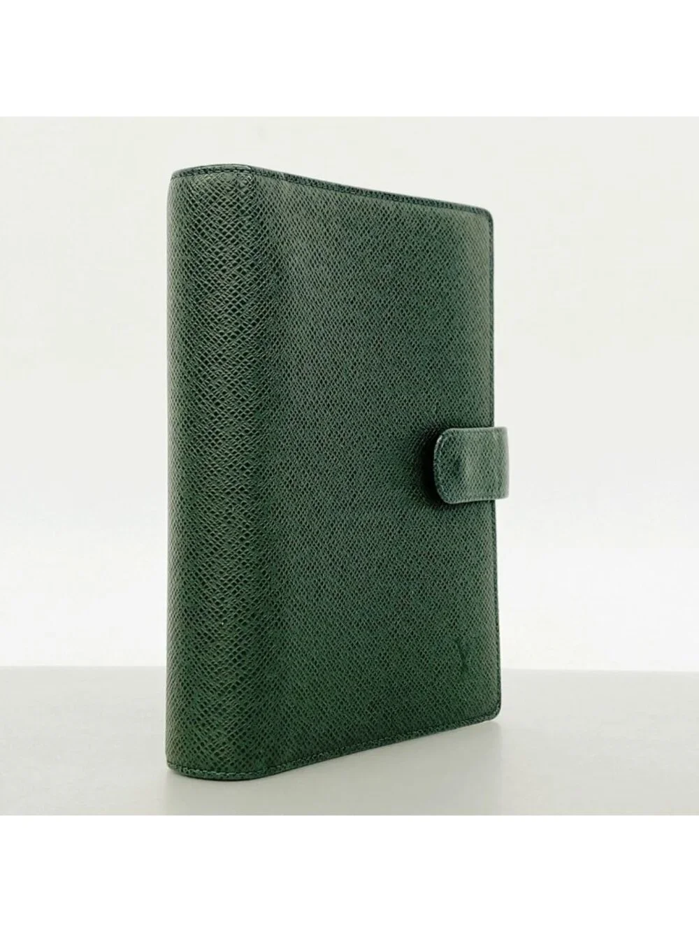 Louis Vuitton Notebook Cover Taiga Agenda MM Epi